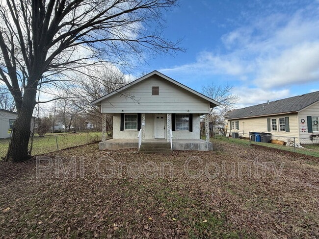 Building Photo - 408 S 48th W Ave