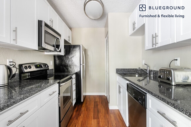 877 Heatherstone Way Unit SI FL2-ID442