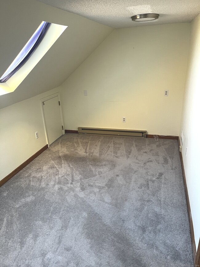 Photo - 470 New Britain Rd