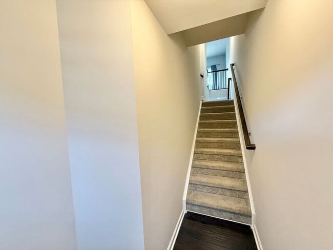 Photo - 113 Cross Country Way