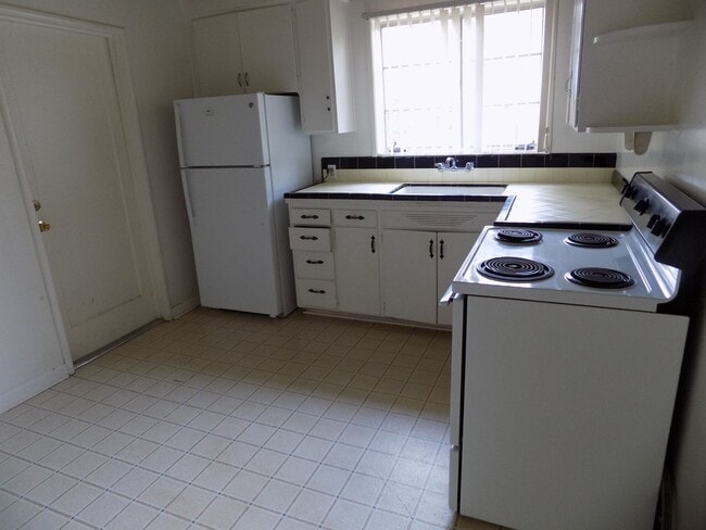 Photo - 2537 Greta Pl