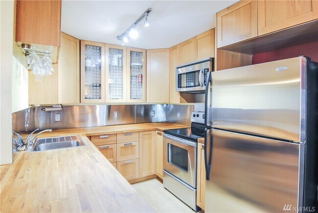 Photo - Great Location!!!