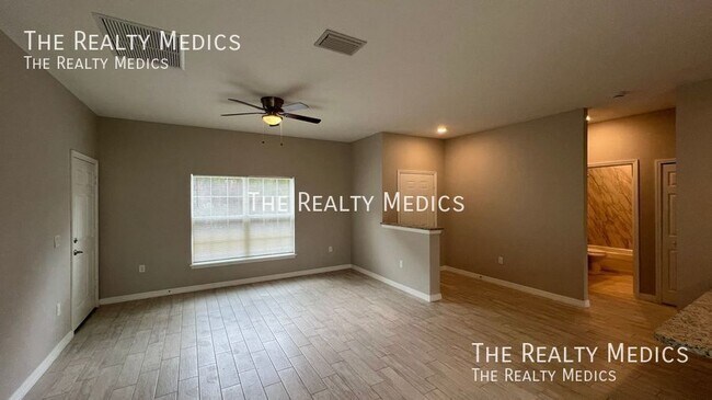 Photo - 3290 Halden Ave SE