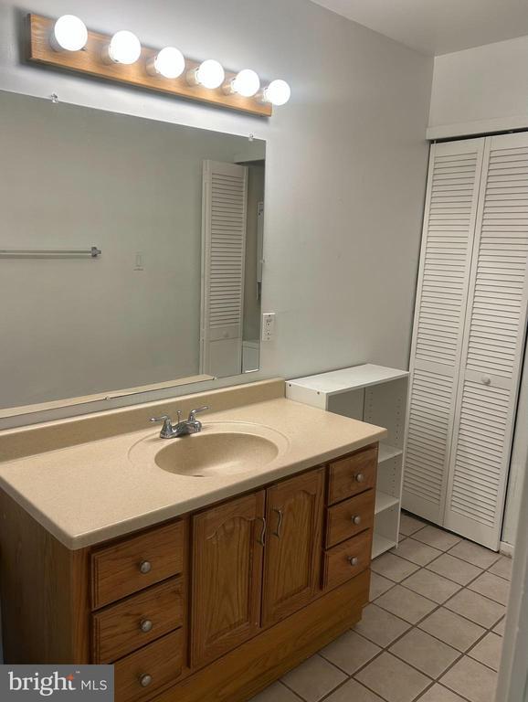 Photo - 413 Gregorys Way