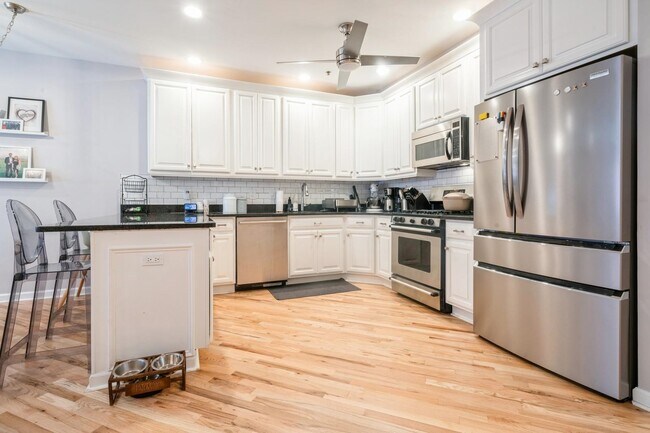 Photo - 319 Grand St Unit 3