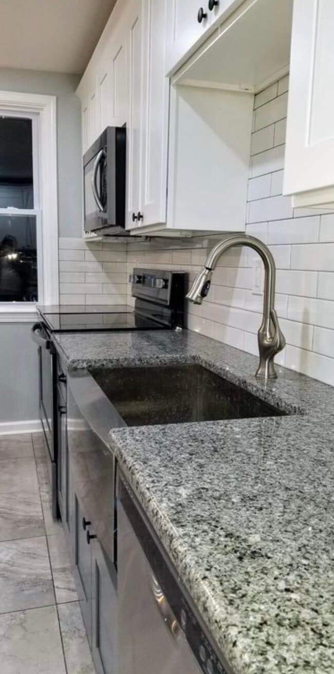 Photo - 7935 Leonard St