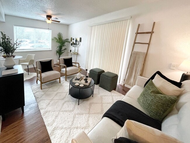 Building Photo - Central Austin Gem – Walk to Central Market! Unit 202