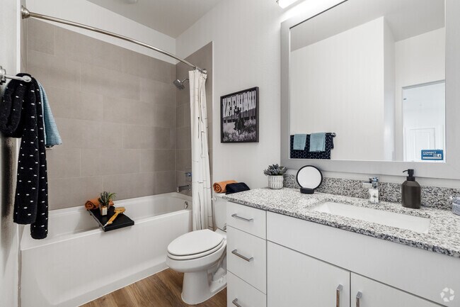 2BR, 2BA - 1,031SF - Second Bathroom