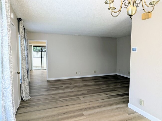 Photo - 6091 Montgomery Ct