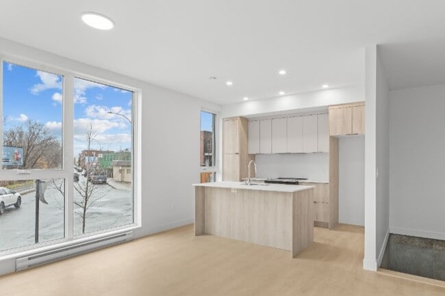 Bright windows - Grâce Rentals