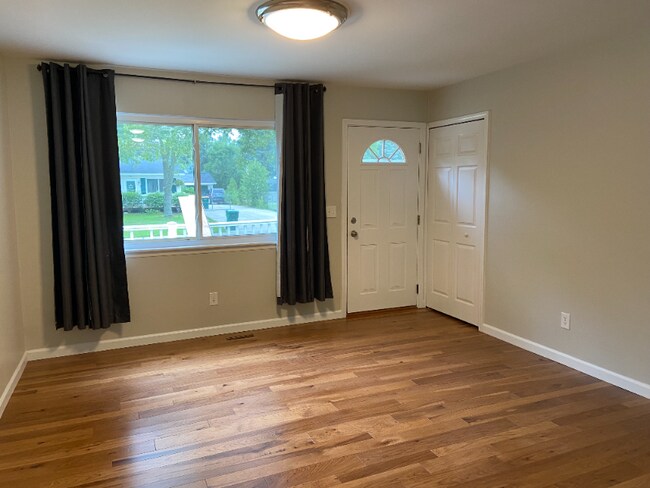 Photo - 793 Robertson Dr