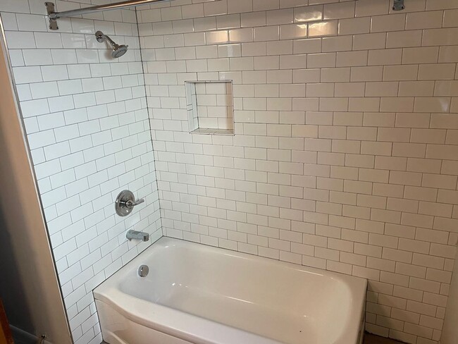 4911 NE 27th Ave Unit 1