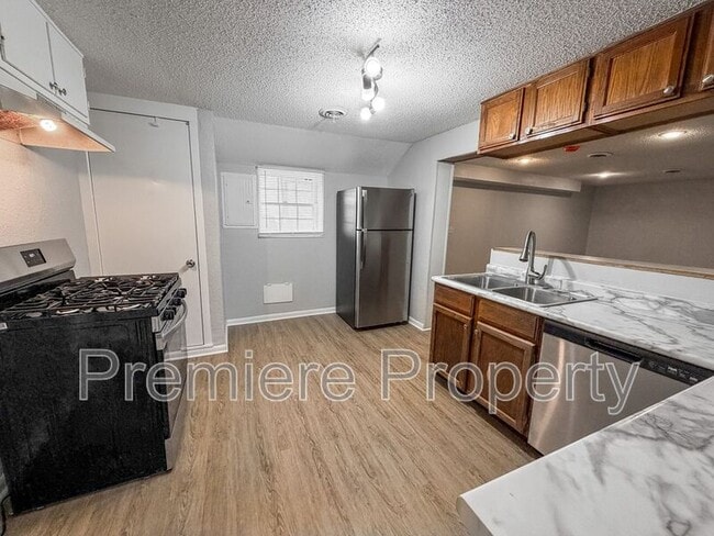 Photo - 1027 E Stone St House