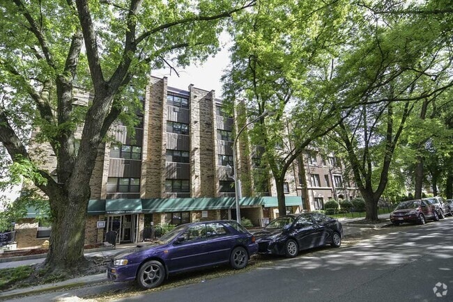 Building Photo - 663 W Wrightwood Rental