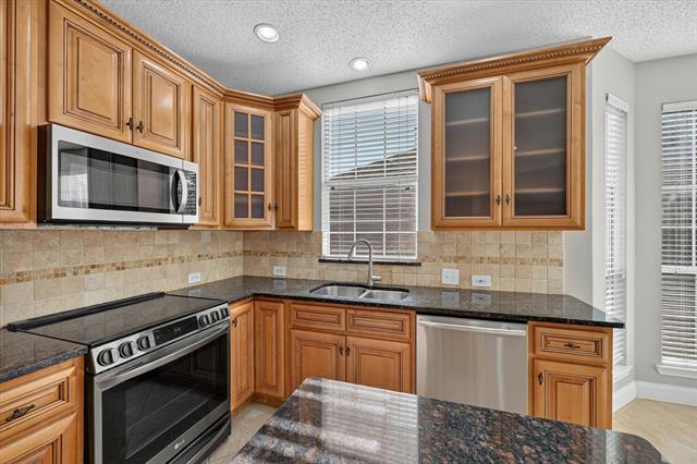 Photo - 11613 Alexandria Dr