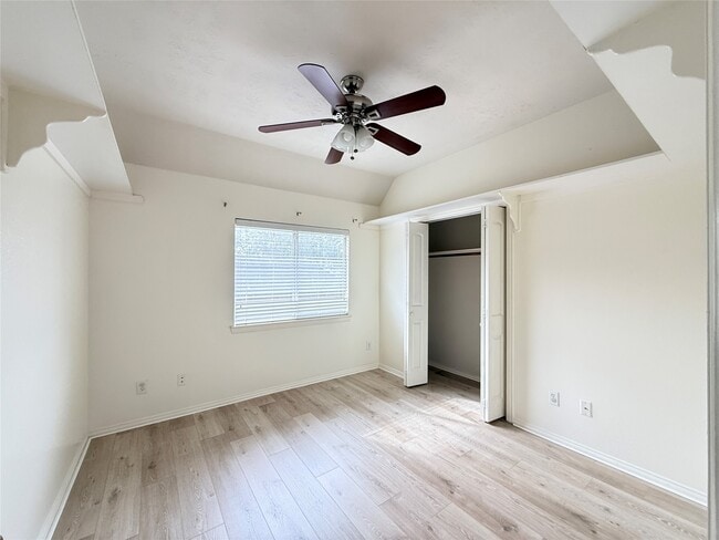 Building Photo - 1528 Mesa Verde Dr