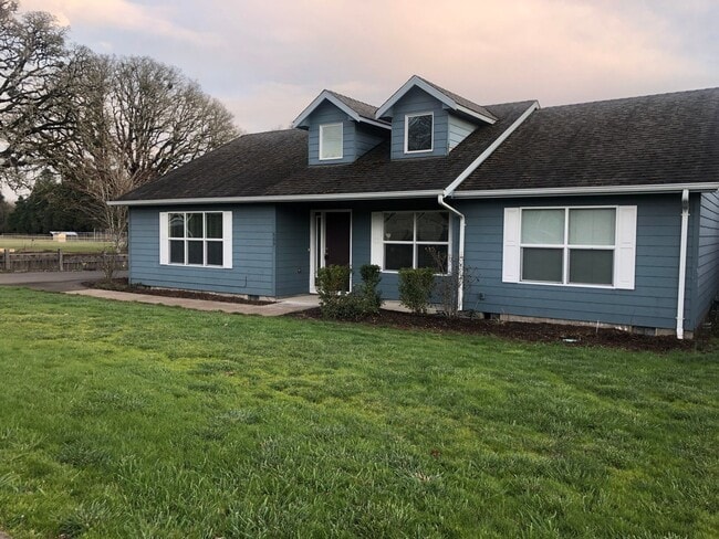 Photo - 3 Bed, 2 Bath Dallas Home!