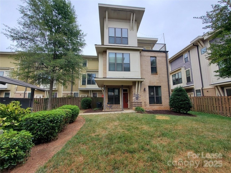 Photo - 914 Warren Burgess Ln Townhome