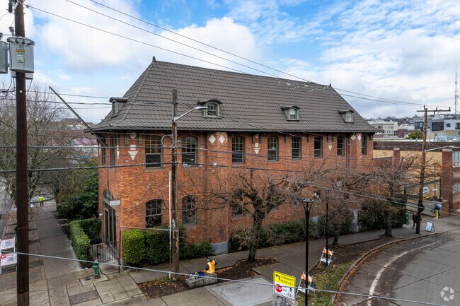 Exterior - 1400-1406 Harvard Ave Apartments