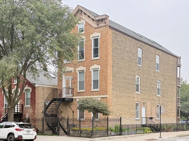 Building Photo - 1401 N Bosworth Ave Unit 4