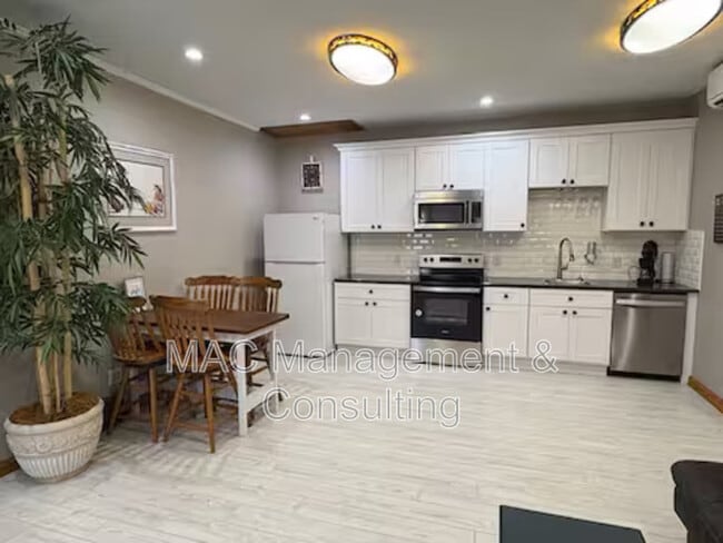 Building Photo - 335 N Peachtree Ave Unit commercial