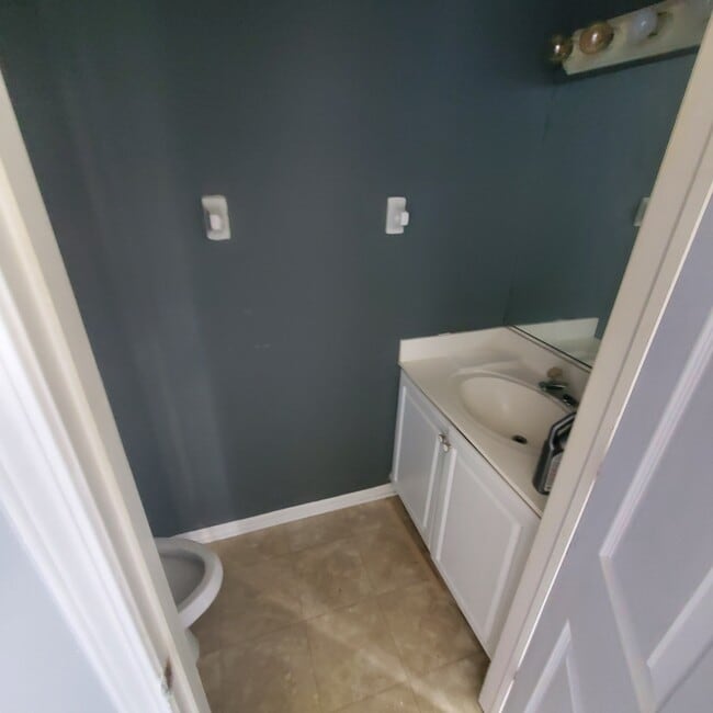 Photo - 1824B Country Hills Dr