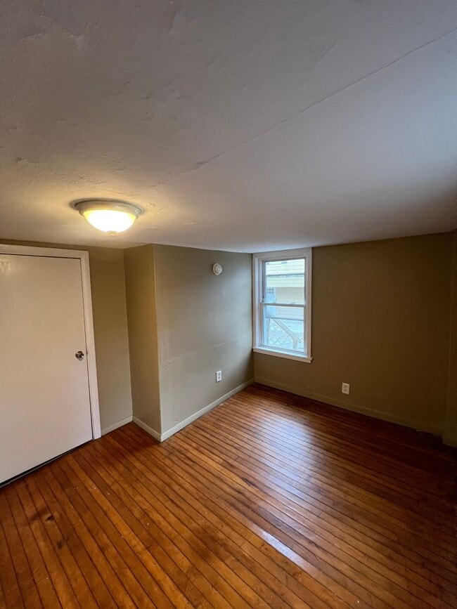 Photo - 16 Western Ave Unit Apt 1