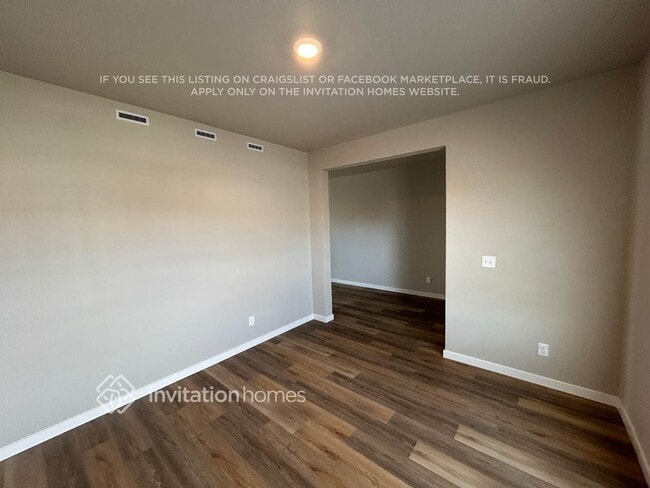 Photo - 970 Cascade Falls St