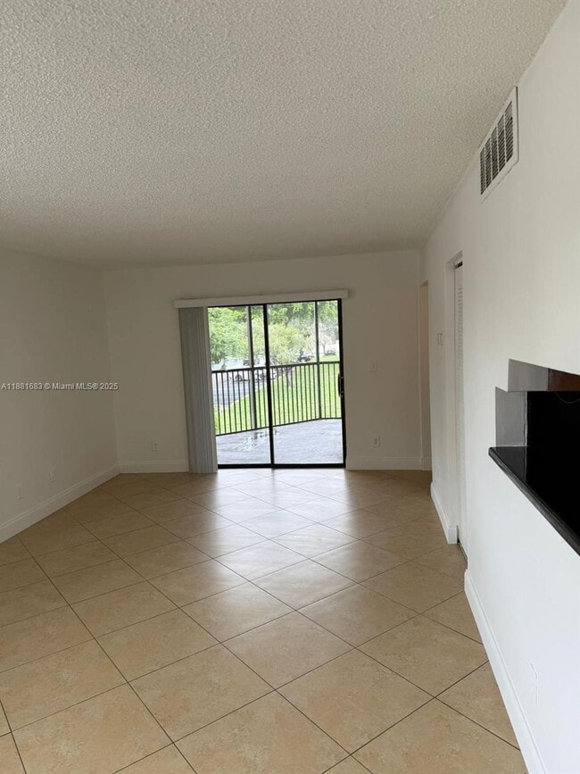 Photo - 3399 Foxcroft Rd Unidad 202