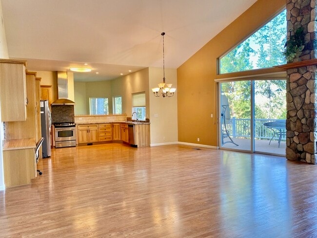 13055 Summit Ridge Dr