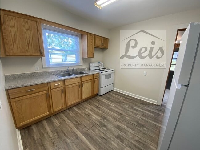 Photo - 902 Sycamore St