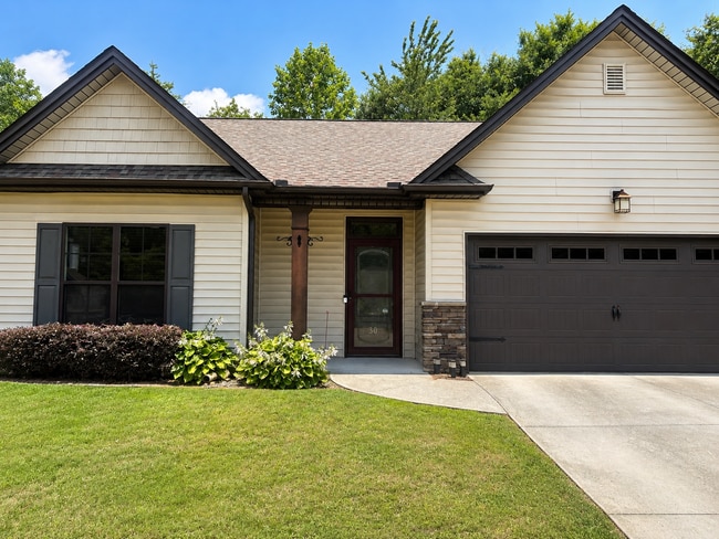 Building Photo - Spacious & Beautifully Maintained Home in a Quiet Cul-De-Sac