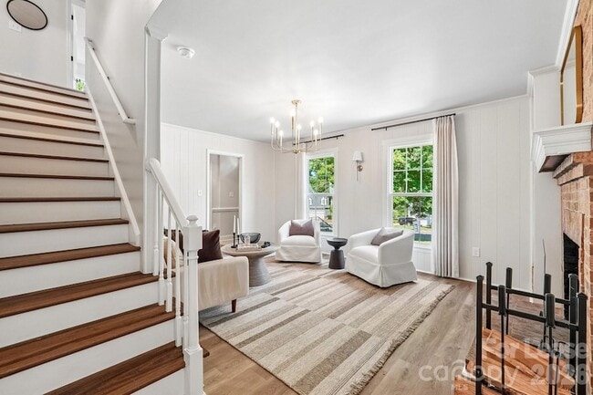 Photo - 2947 Heathgate Rd