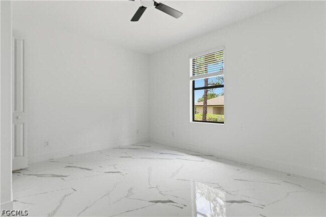 Photo - 4789 Golfview Blvd