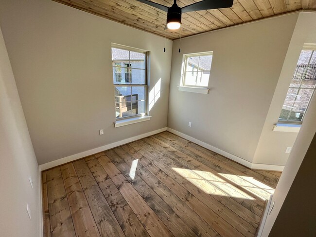 Photo - Treehouse at the Brooklands