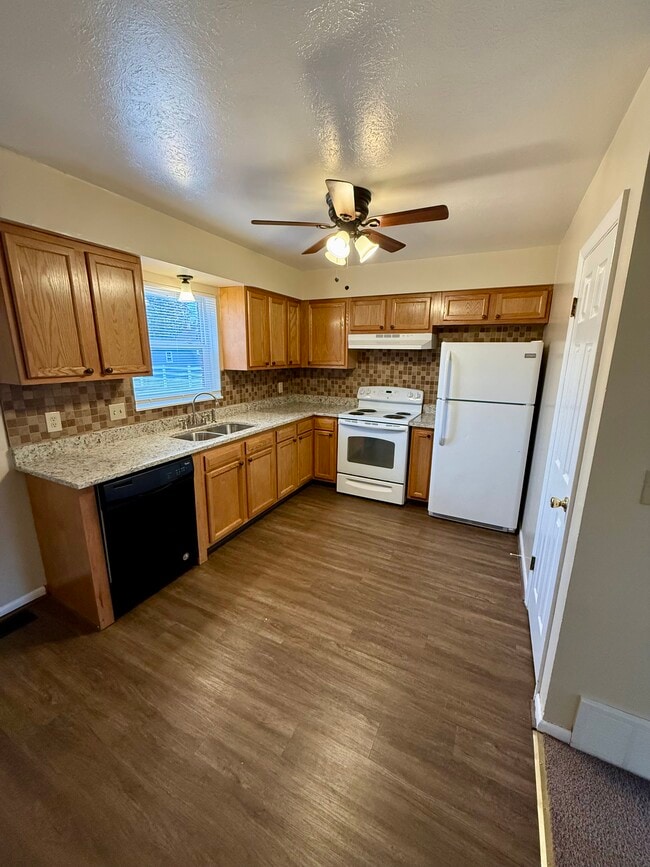 Building Photo - 3519 Cleveland Ave