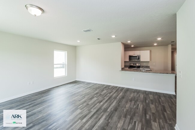 Photo - 139 River Hl Dr