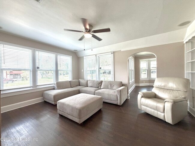 Photo - 1407 Belmonte Ave