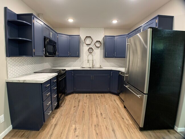 Photo - 211 Wedgewood Dr