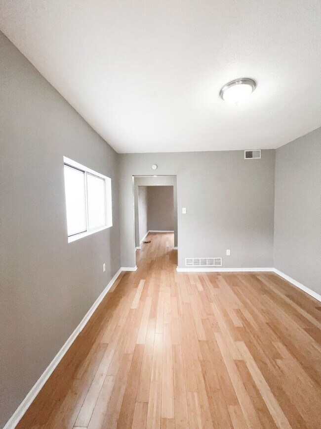 Photo - 1022 E Warrington Ave Unit Apt 2 (Top)