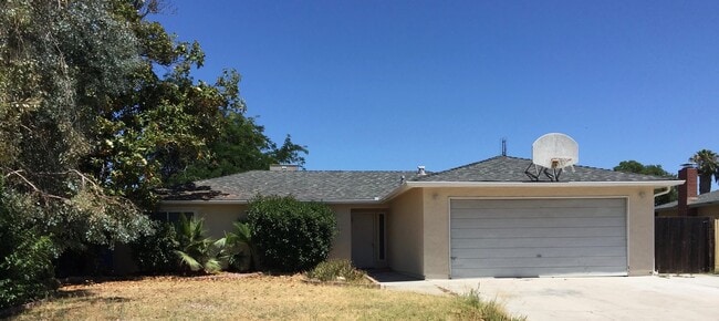 Ashlan & Fowler 3 Bedroom - Griffith Ave. - Ashlan & Fowler 3 Bedroom - Griffith Ave. Casa