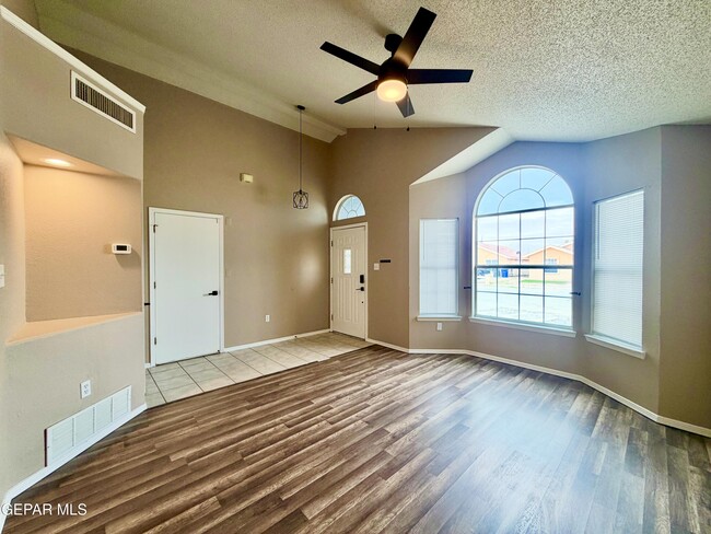3904 Tierra Marfil Rd
