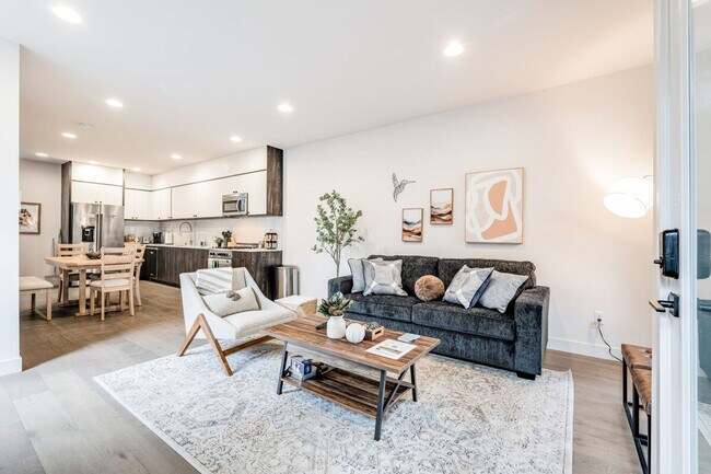 2319A Franklin Ave E Unit SI FL4-ID1035905P