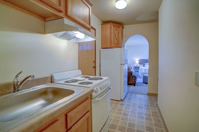 B- Kitchen - Casa Blanca Apartments