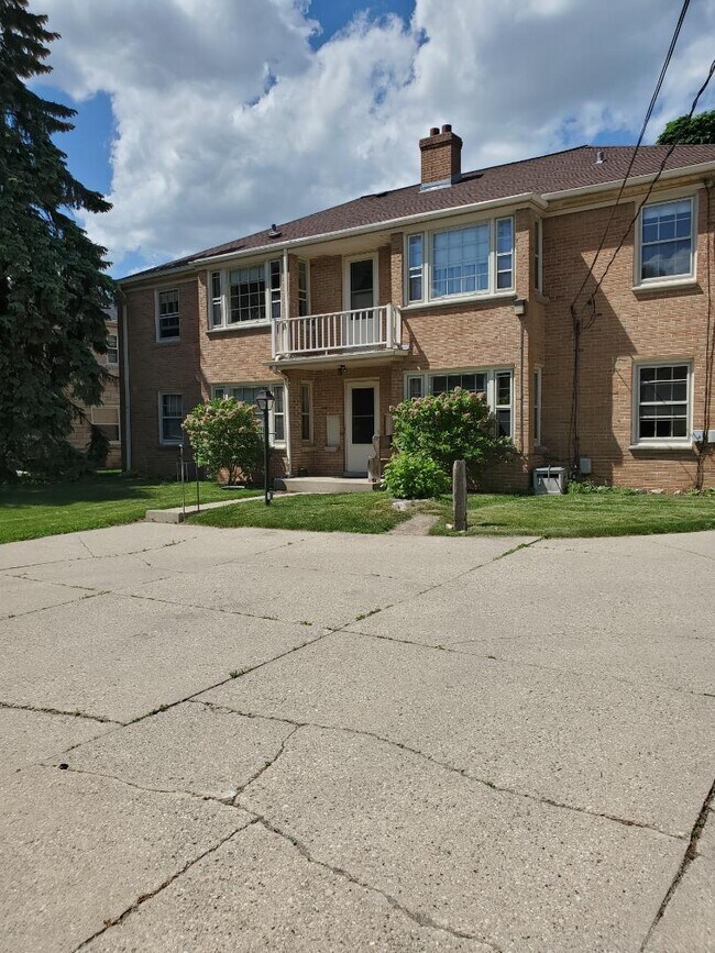 Photo - 8625 W Center St