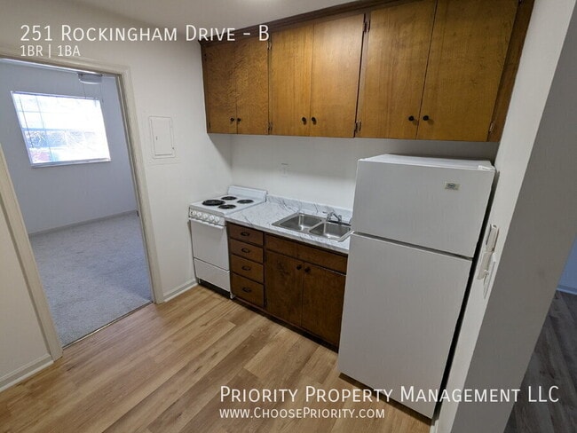 Photo - 251 Rockingham Dr Unit B