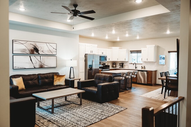 Photo - 5513 S Dubuque Ave