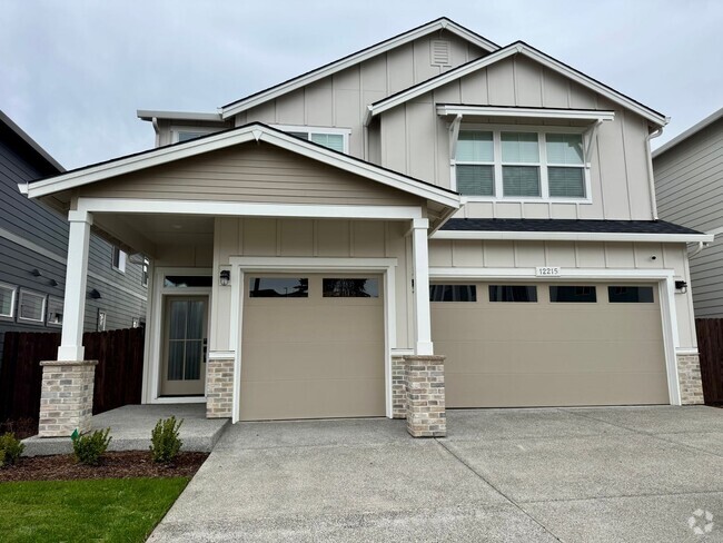 Building Photo - Stunning New Custom-Built 5-Bedroom Home w...