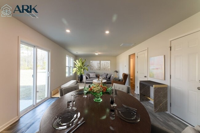 Photo - 104 Kyle's Ct