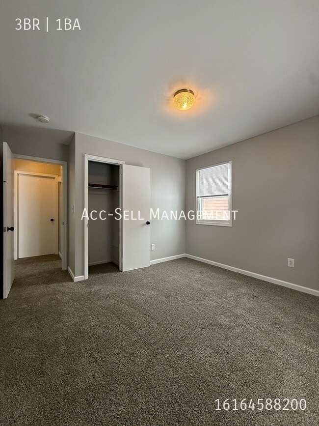 Photo - 5796 Christie Ave SE